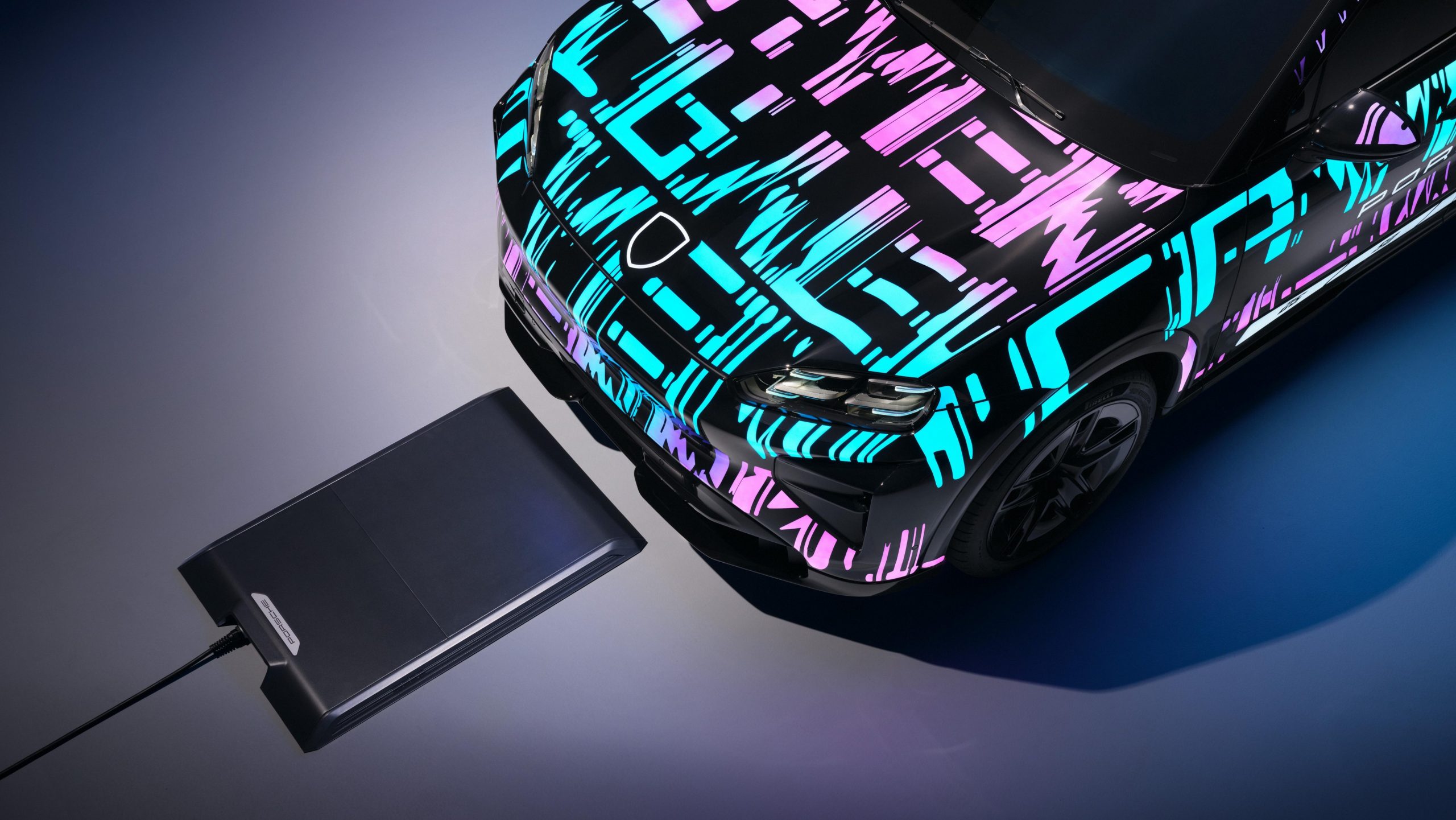 Porsche Wireless Charging – Neuer Elektro-Cayenne lädt induktiv