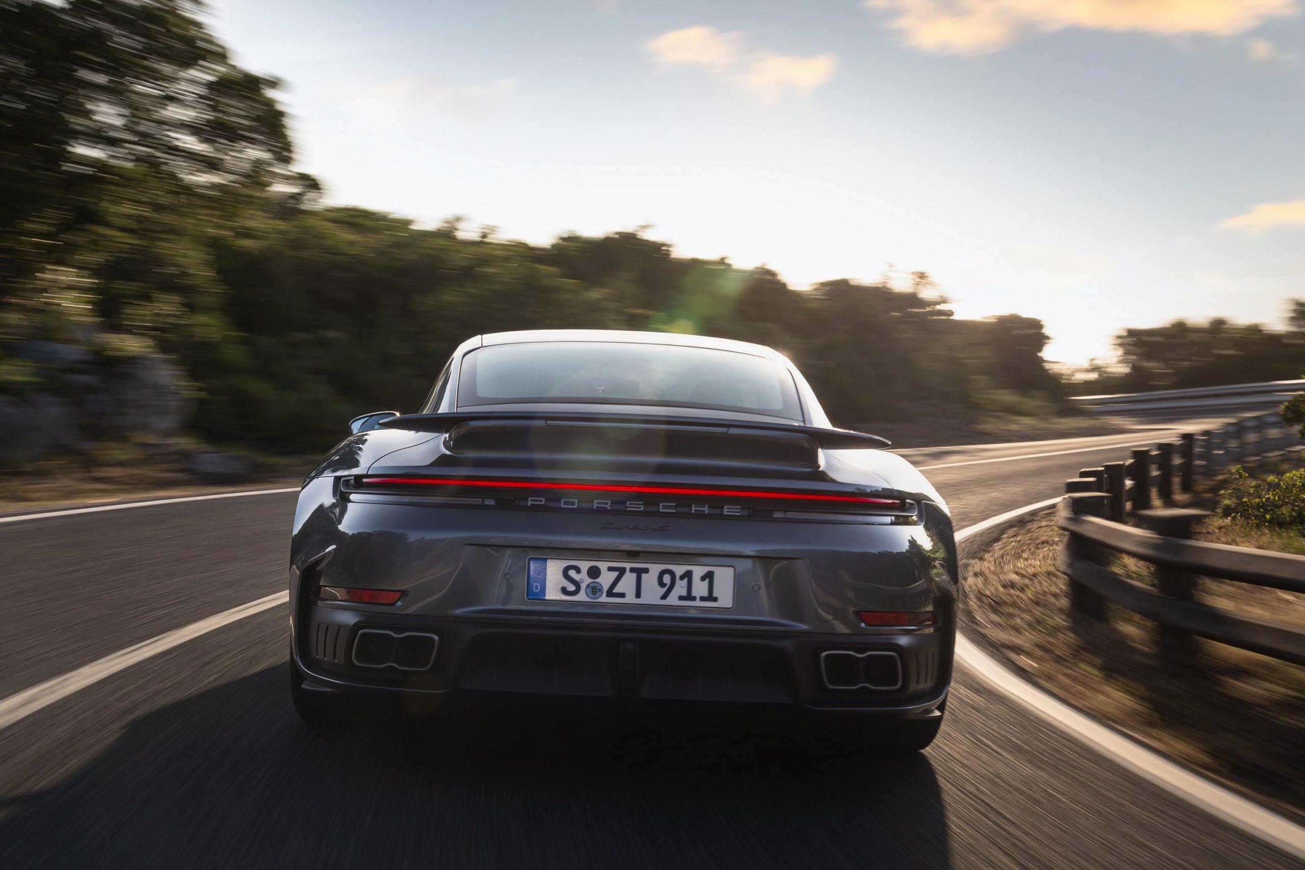 Porsche 911 Turbo S (T-Hybrid) – Volt-Spritze für den Über-Elfer